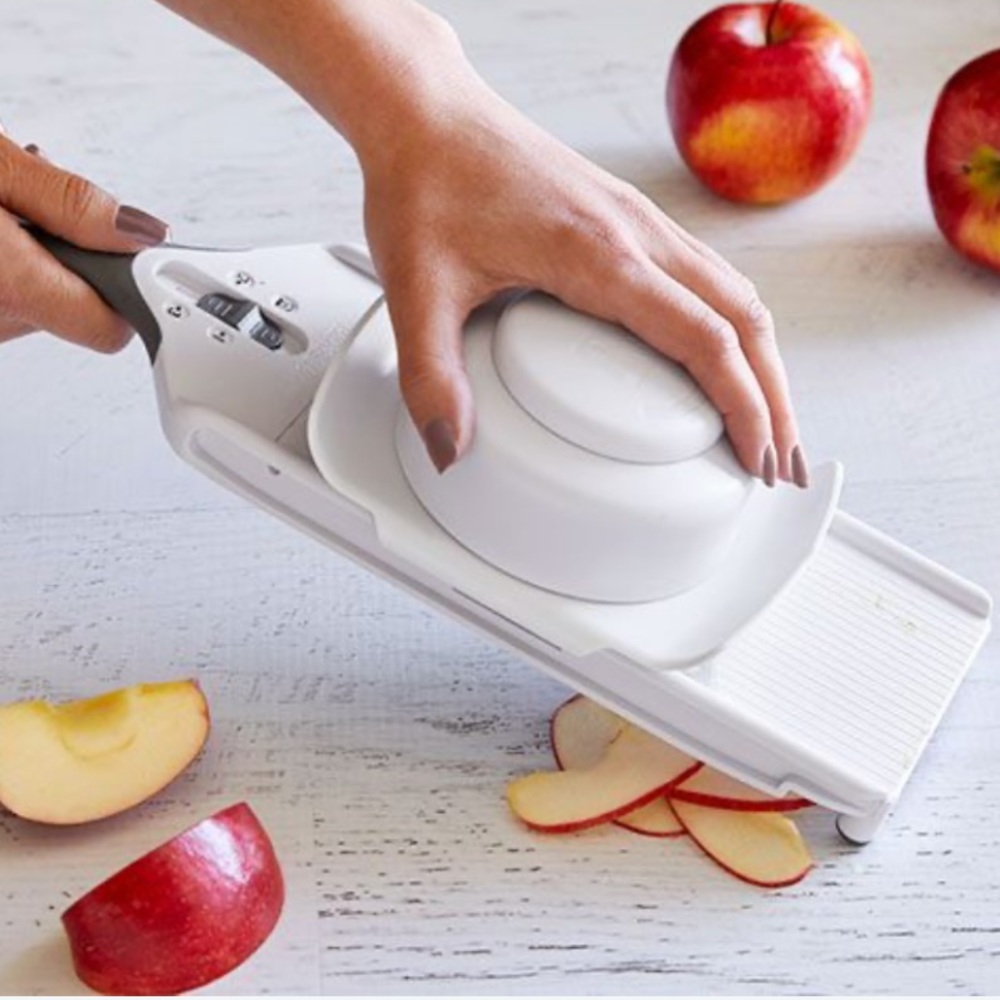 Pampered chef simple slicer
